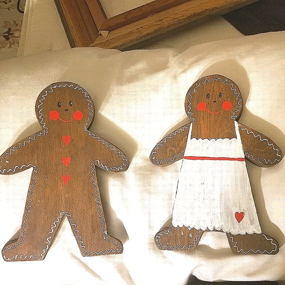 Other - Wooden ginger bread couple